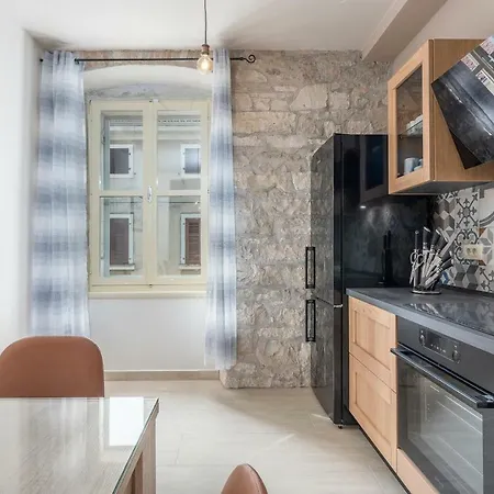 Center Exclusive Apartment