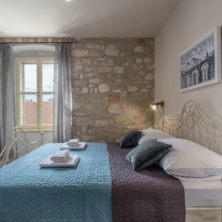 Center Exclusive Apartment
